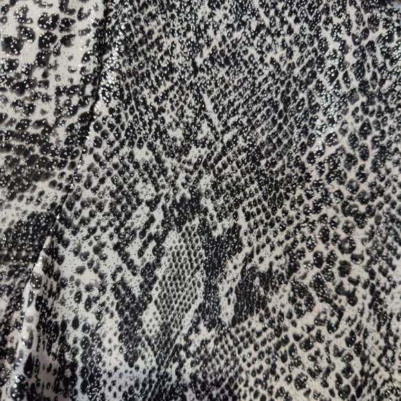 Emily Daniels Women's Plus Sz 2X Silver Metallic Snake Print Blouse Stretch Knit - Picture 4 of 5